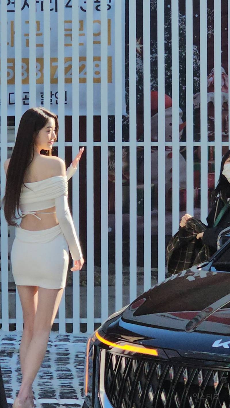 어제자 성수 메디큐브 포토콜 참석한 아이브 장원영 폰카짤 jpg | 인스티즈