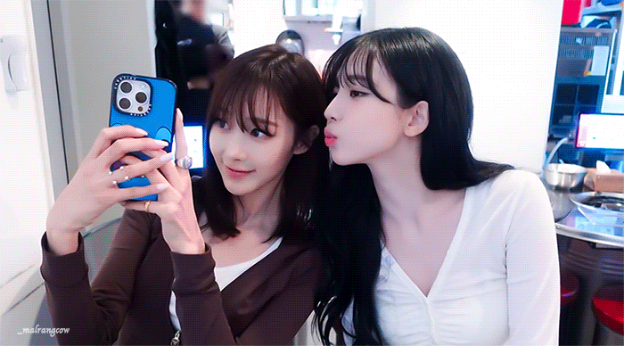 251208 미역 수제비를 찾아서 아우디즈 (카리나&지젤)gif | 인스티즈