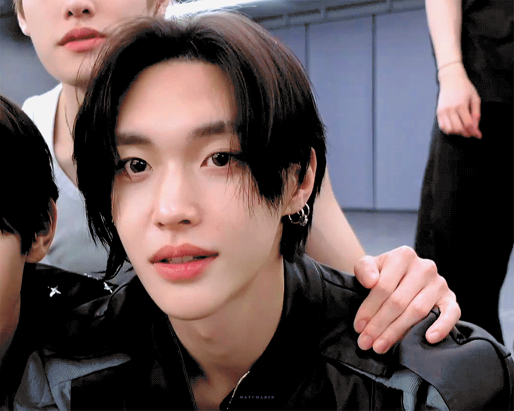 [잡담] 자컨 속 흑장발 원빈 짤 모음 너무 잘생김 주의ㅠ | 인스티즈