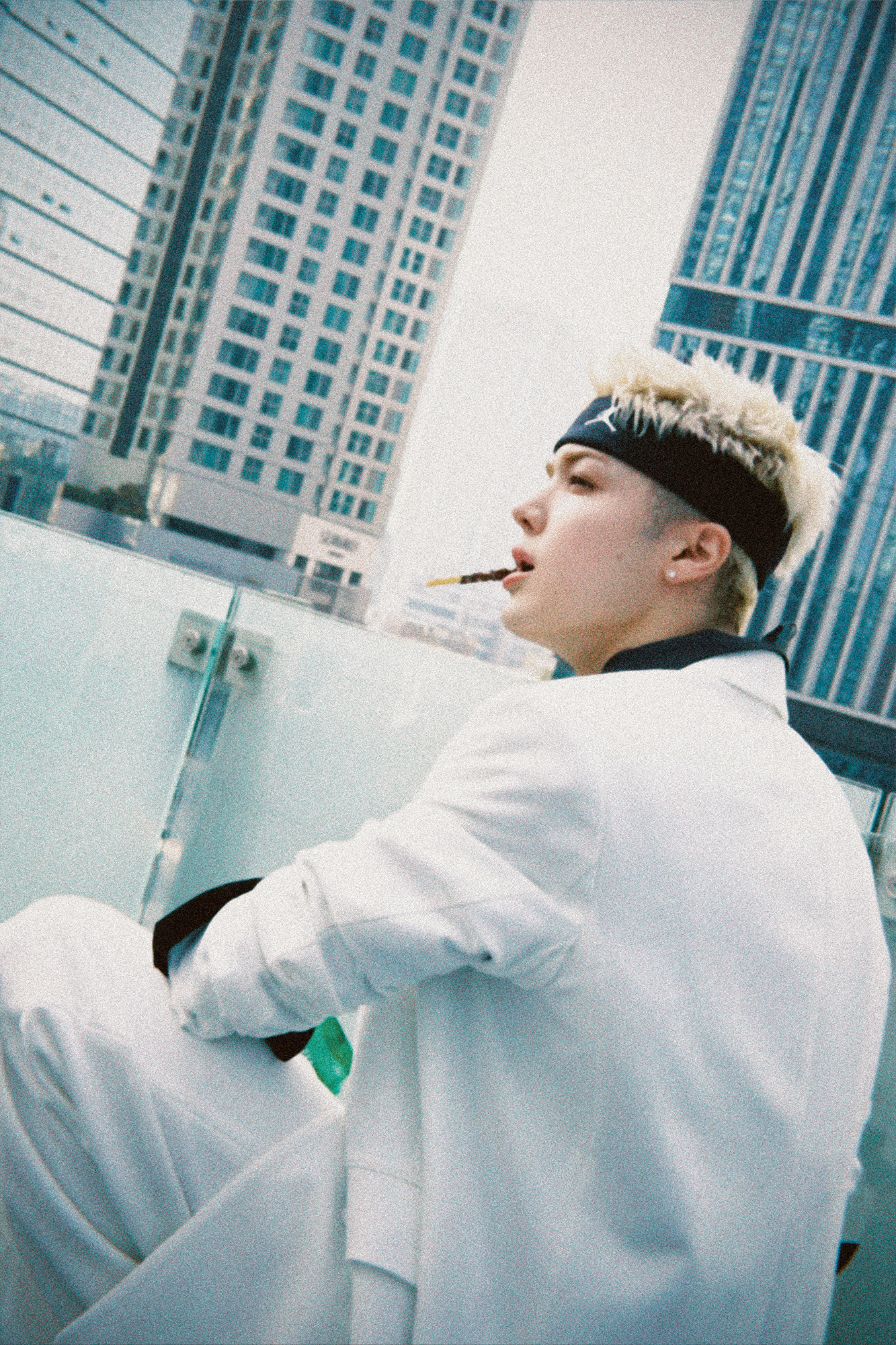 [잡담] 비하인드 사진 필카로 올려준 거 ㄹㅇ 감다살 | 인스티즈