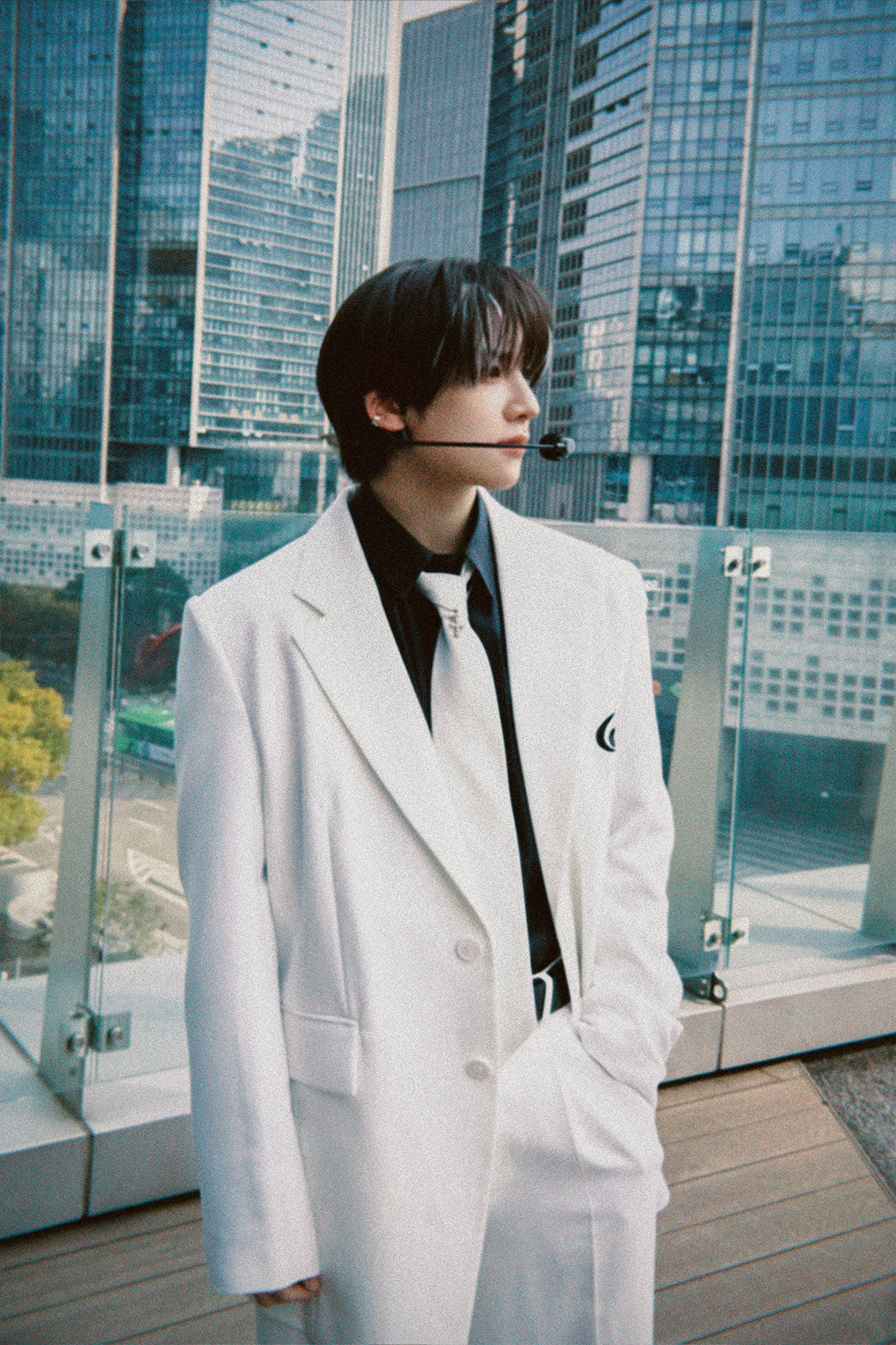 [잡담] 비하인드 사진 필카로 올려준 거 ㄹㅇ 감다살 | 인스티즈