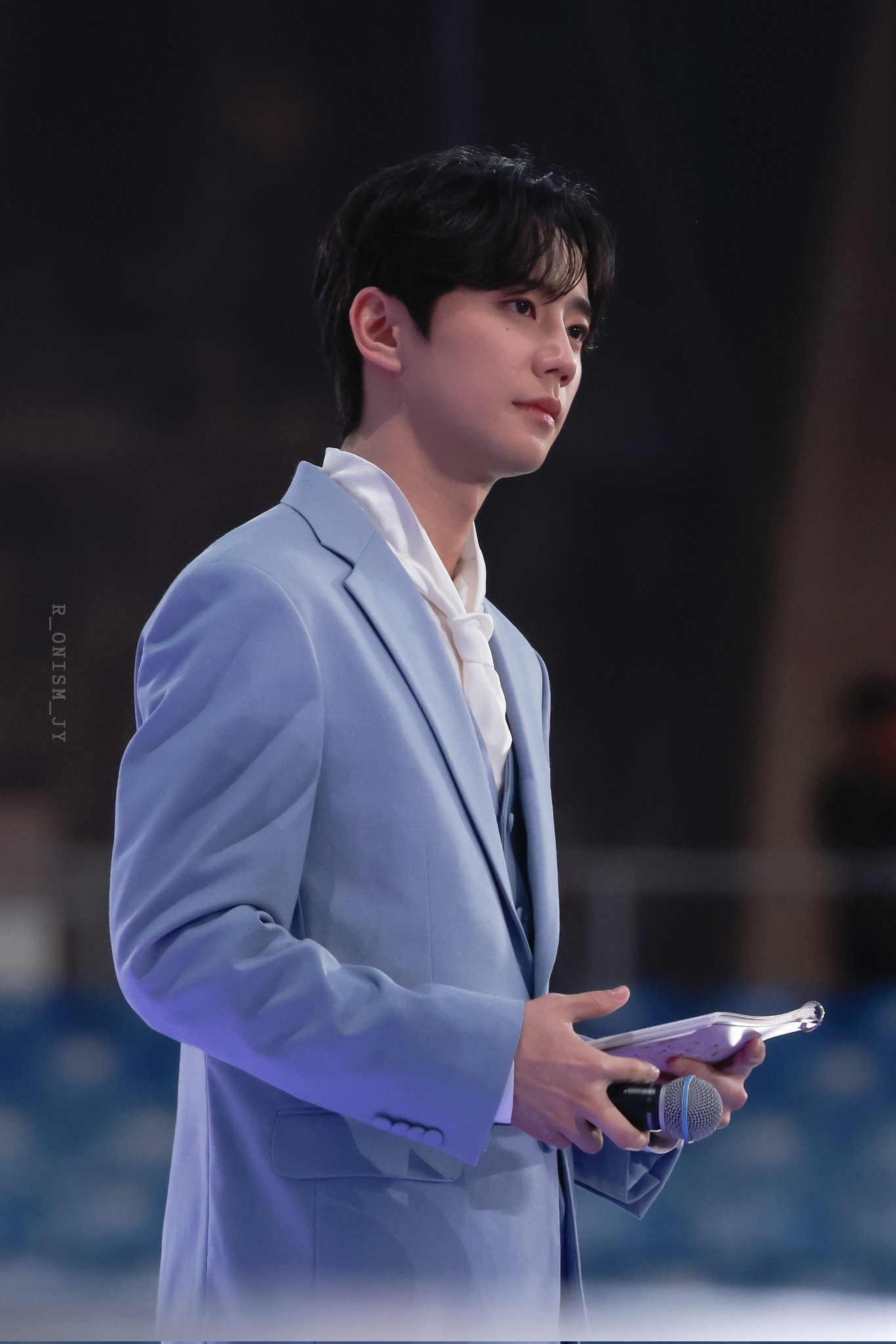 [잡담] 이준영 떡밥 이틀이나 넘쳐서 아직도 새 짤 뜨는 거 좋아 | 인스티즈