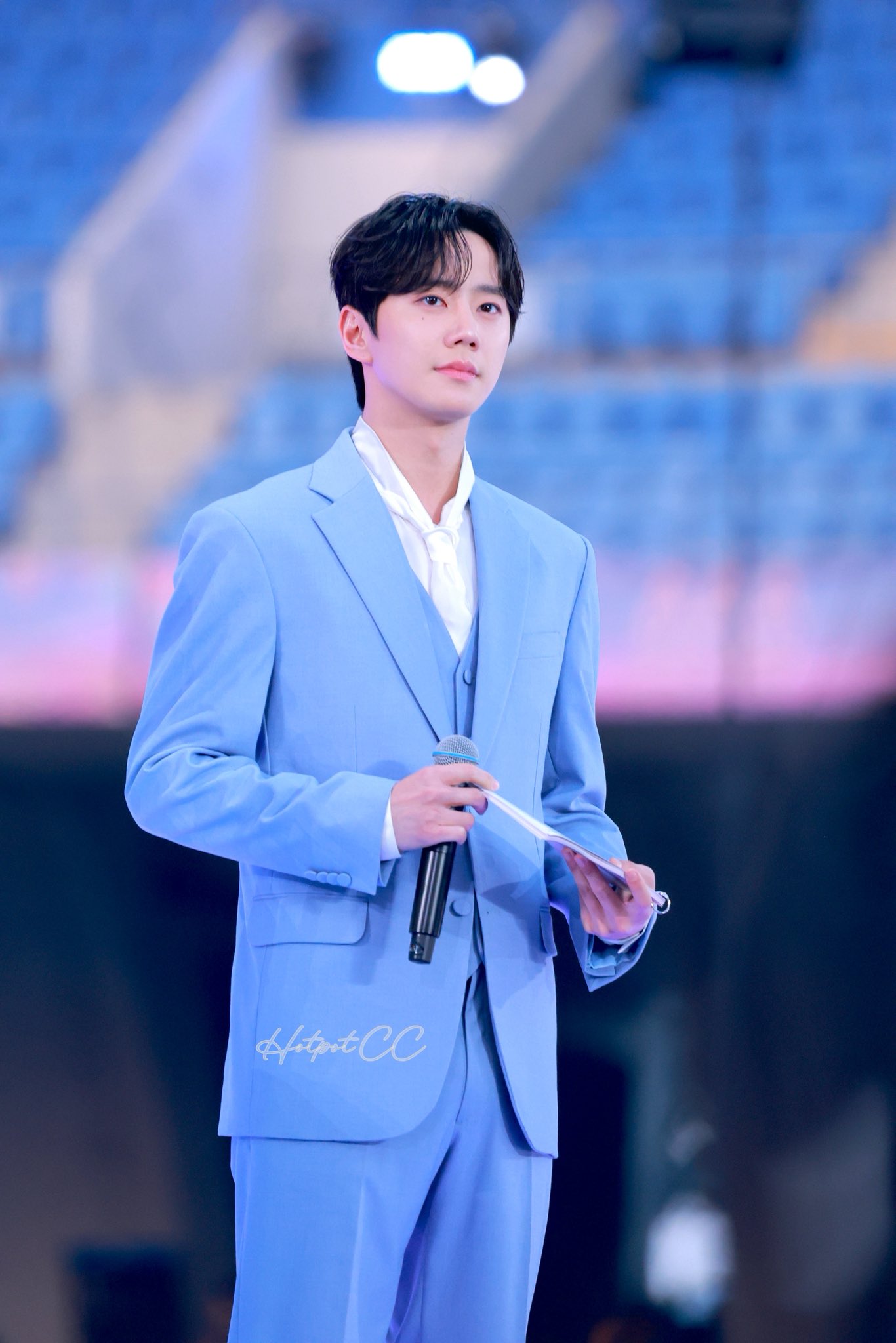 [잡담] 이준영 떡밥 이틀이나 넘쳐서 아직도 새 짤 뜨는 거 좋아 | 인스티즈