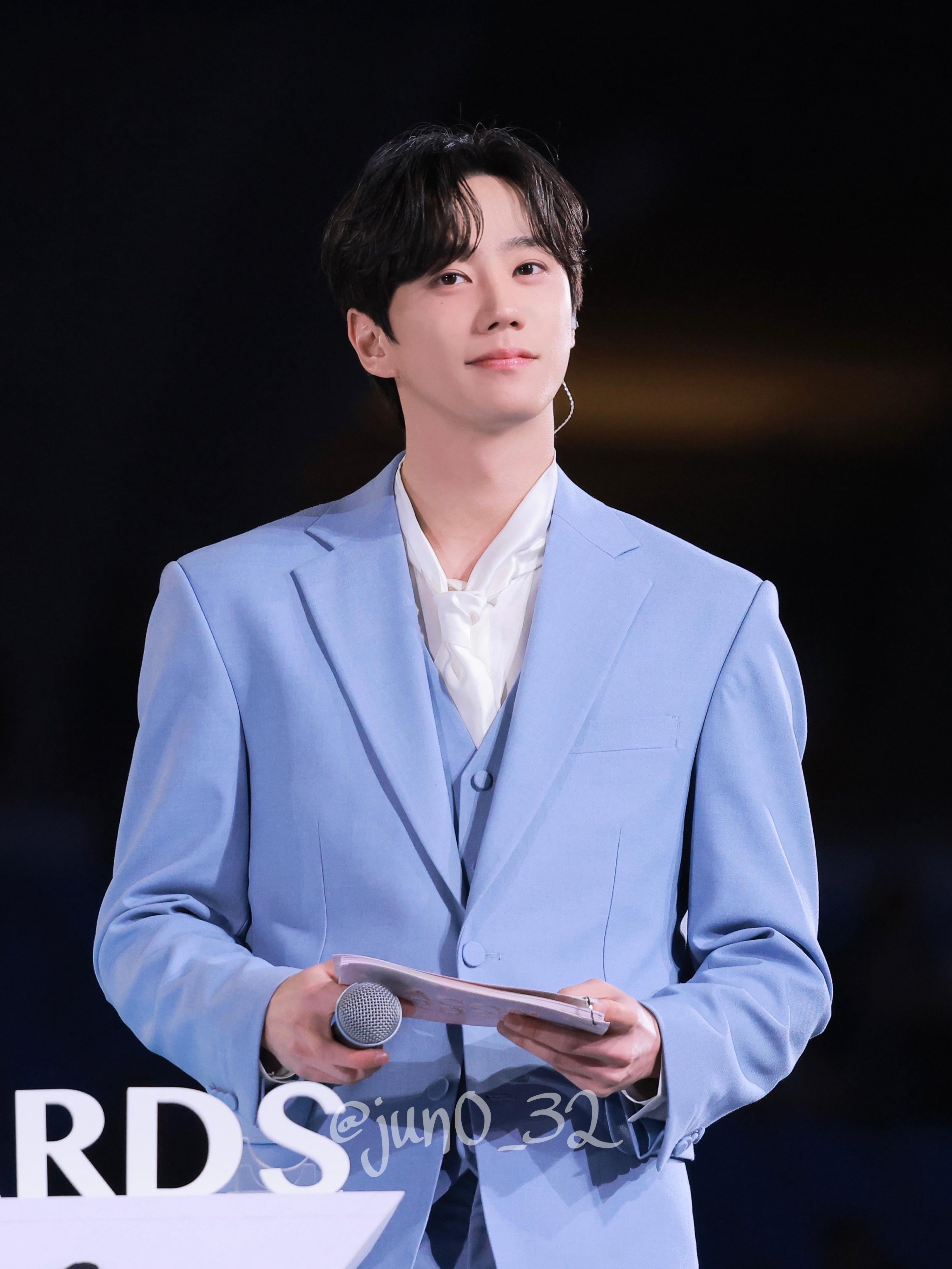 [잡담] 이준영 떡밥 이틀이나 넘쳐서 아직도 새 짤 뜨는 거 좋아 | 인스티즈