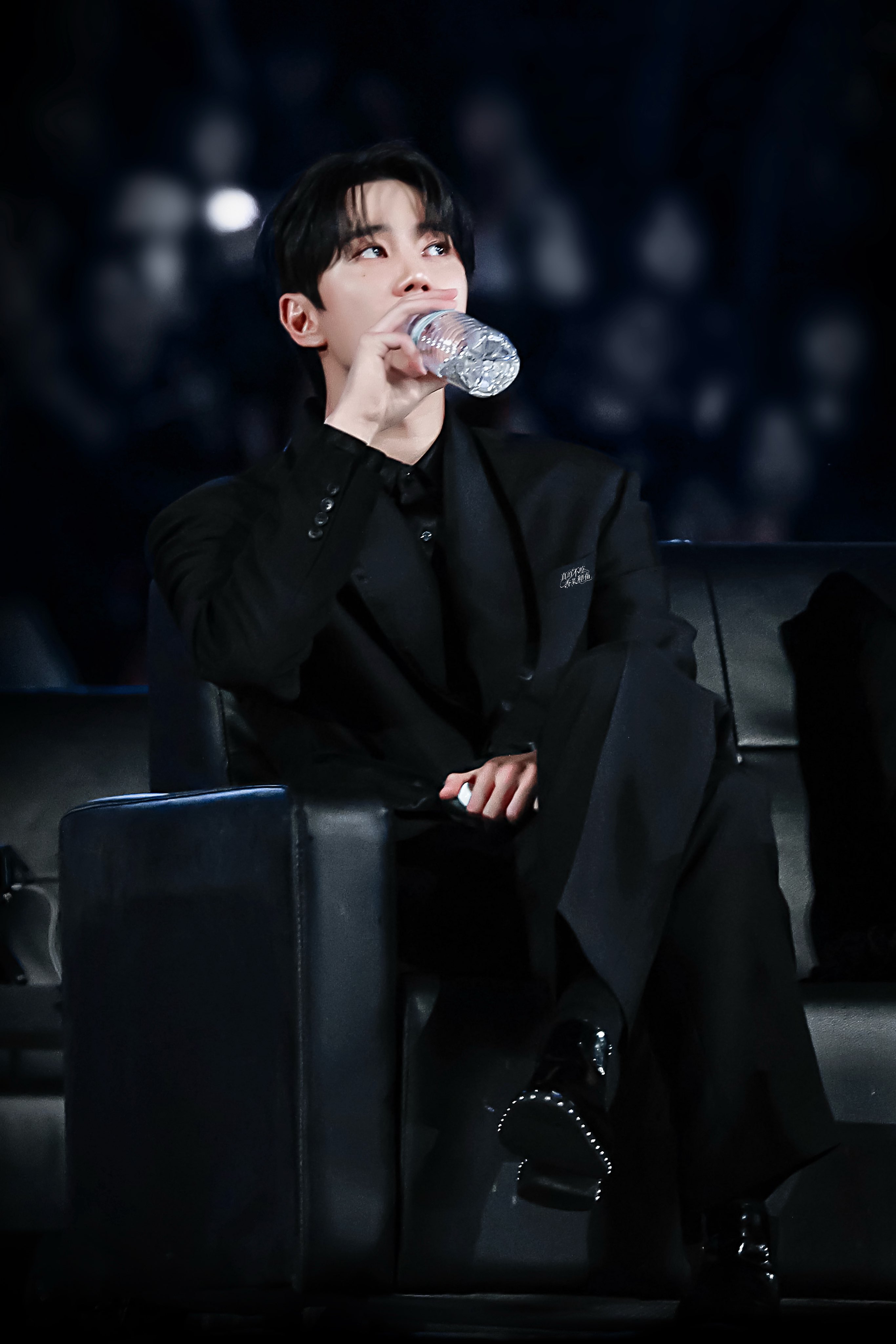 [잡담] 이준영 떡밥 이틀이나 넘쳐서 아직도 새 짤 뜨는 거 좋아 | 인스티즈