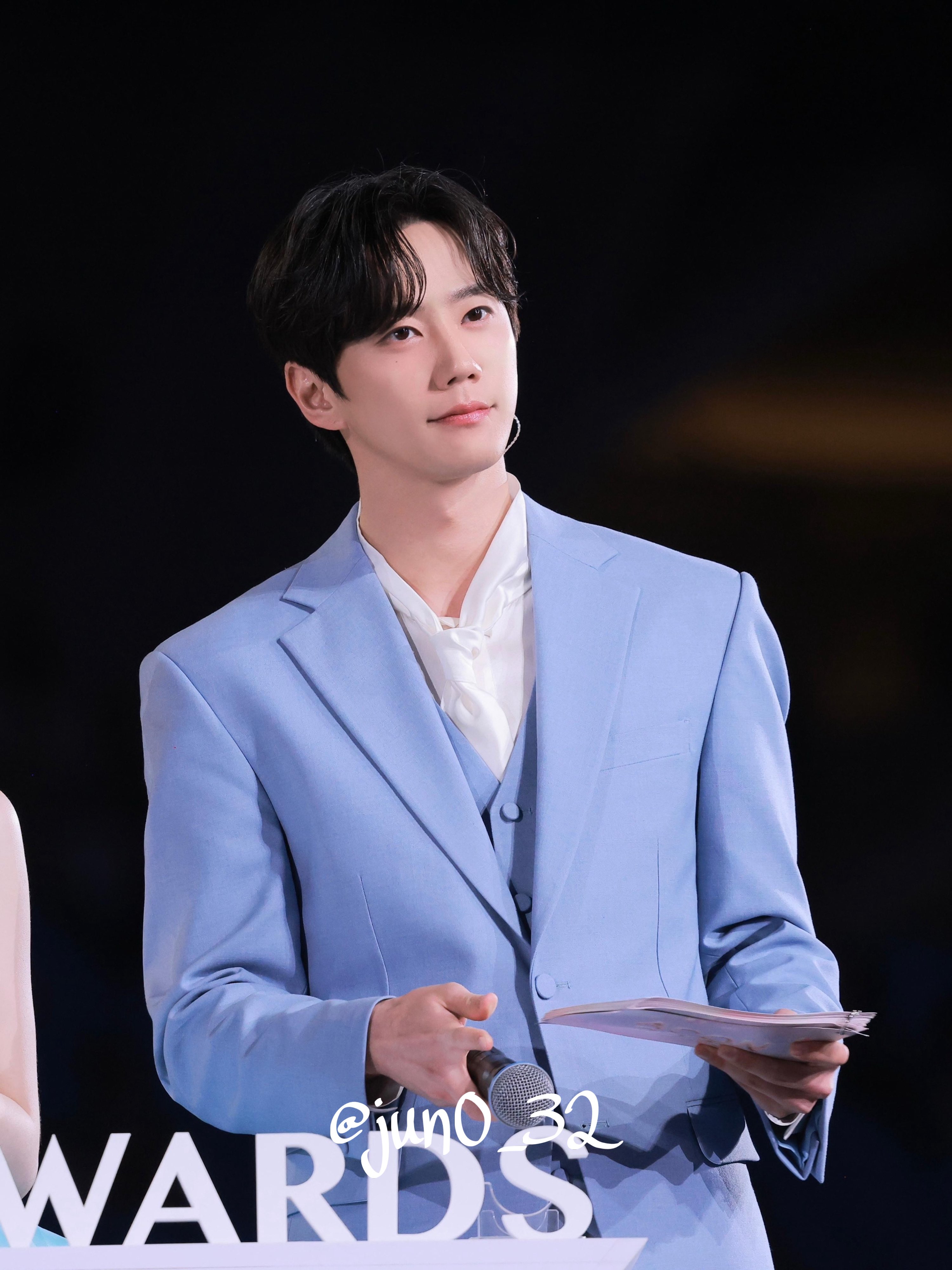 [잡담] 이준영 떡밥 이틀이나 넘쳐서 아직도 새 짤 뜨는 거 좋아 | 인스티즈