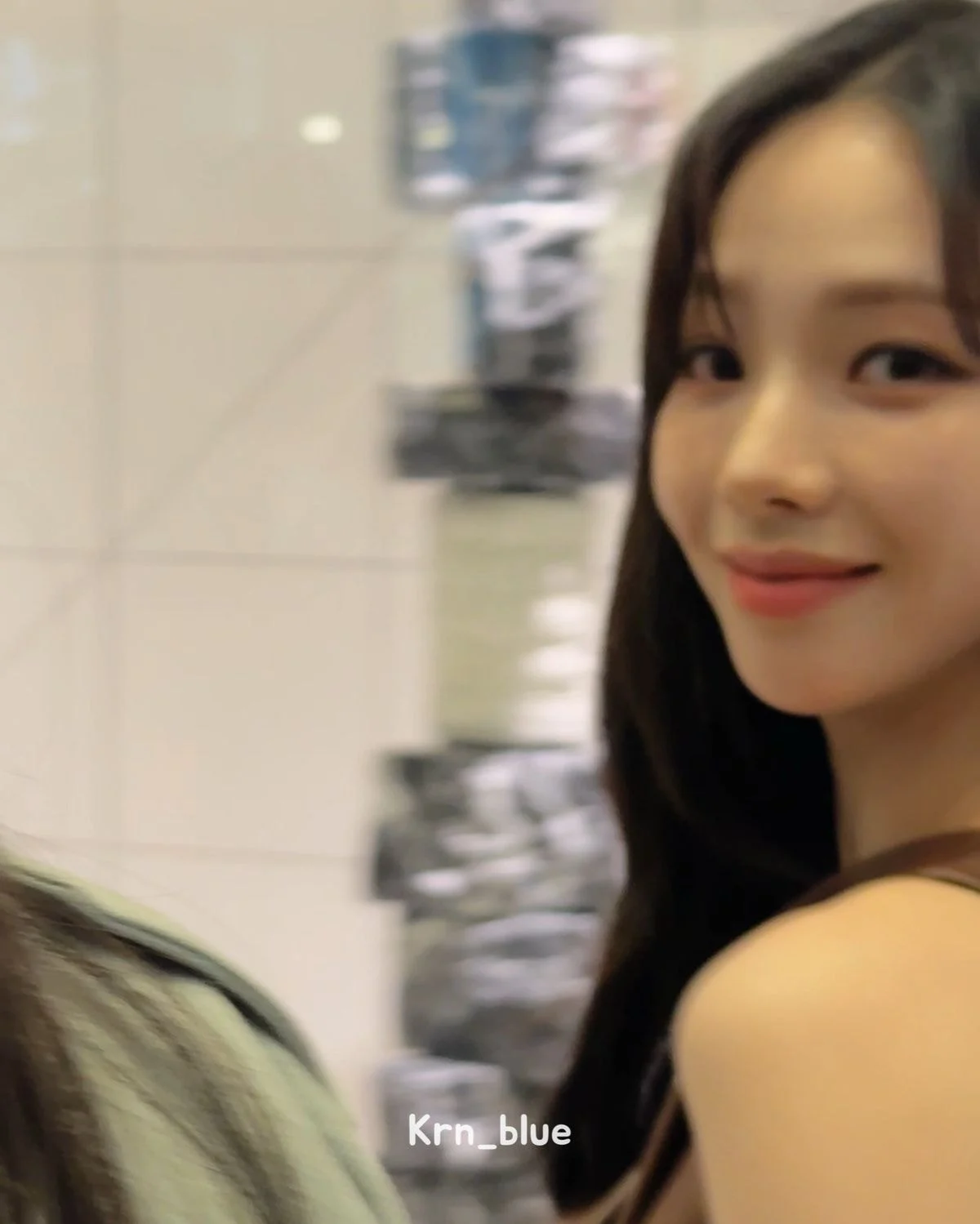 실물 느낌 나는 에스파 카리나 폰카짤.jpg | 인스티즈