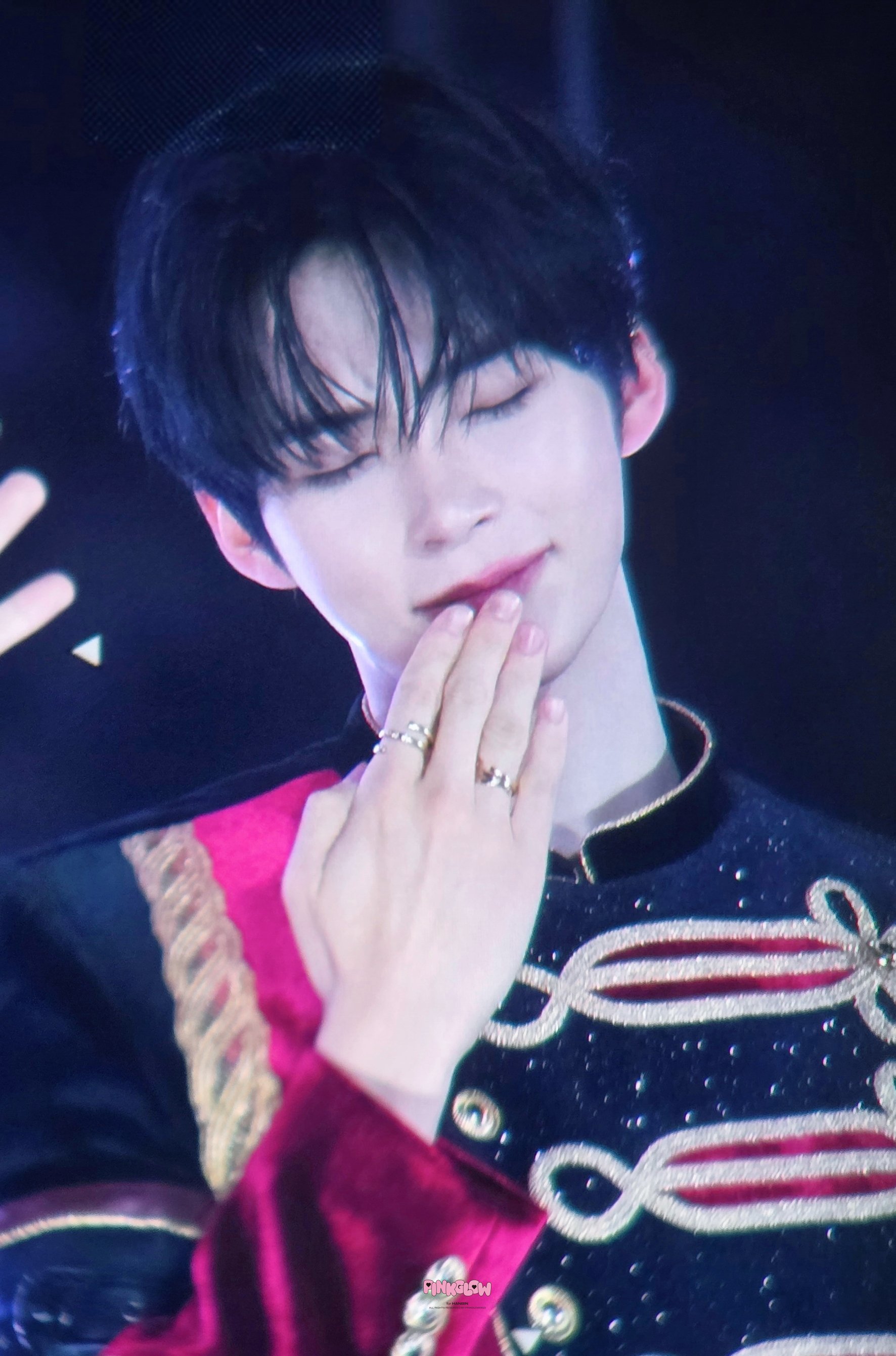 [잡담] 진지하게 성한빈 오늘 얼굴도 얼굴인데 완전 왕자님이야 | 인스티즈