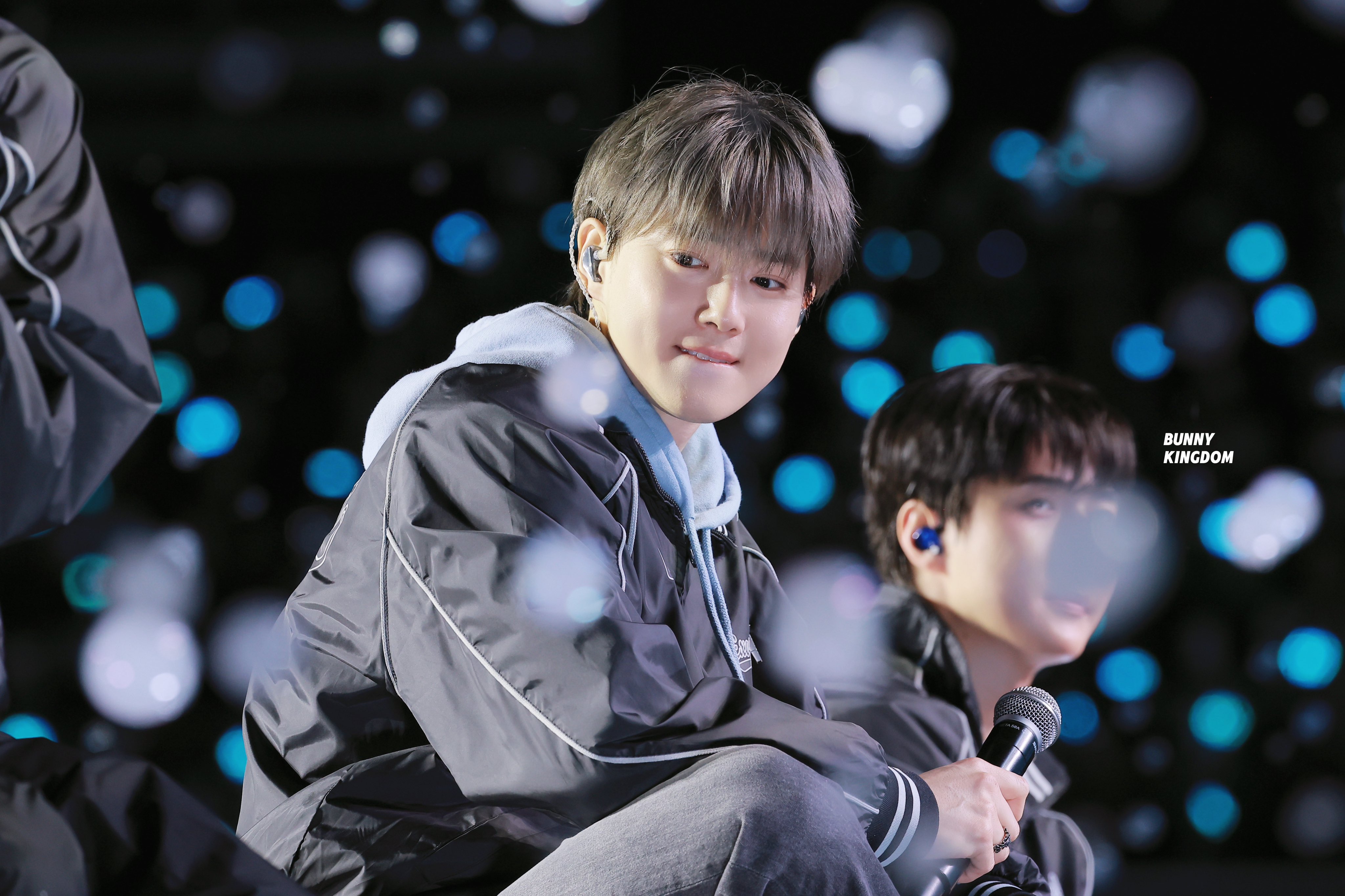 [잡담] 팬미팅때 수호 애쉬머리 진짜 미쳤어 | 인스티즈