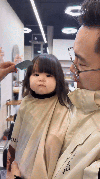 앞머리 자르는 지나치게 귀여운 아기.gif | 인스티즈