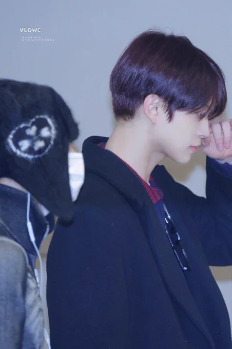 [잡담] 김건우 입국 쌩얼 진짜 잘생겼어 | 인스티즈