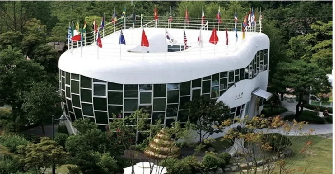 [잡담] 국내 푸세식을 수세식으로 탈바꿈시킨 광기의 집단.jpg | 인스티즈