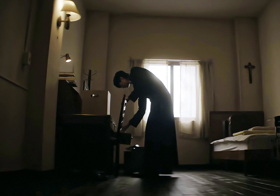 [잡담] 변우석 사제복 잘어울리는데 | 인스티즈