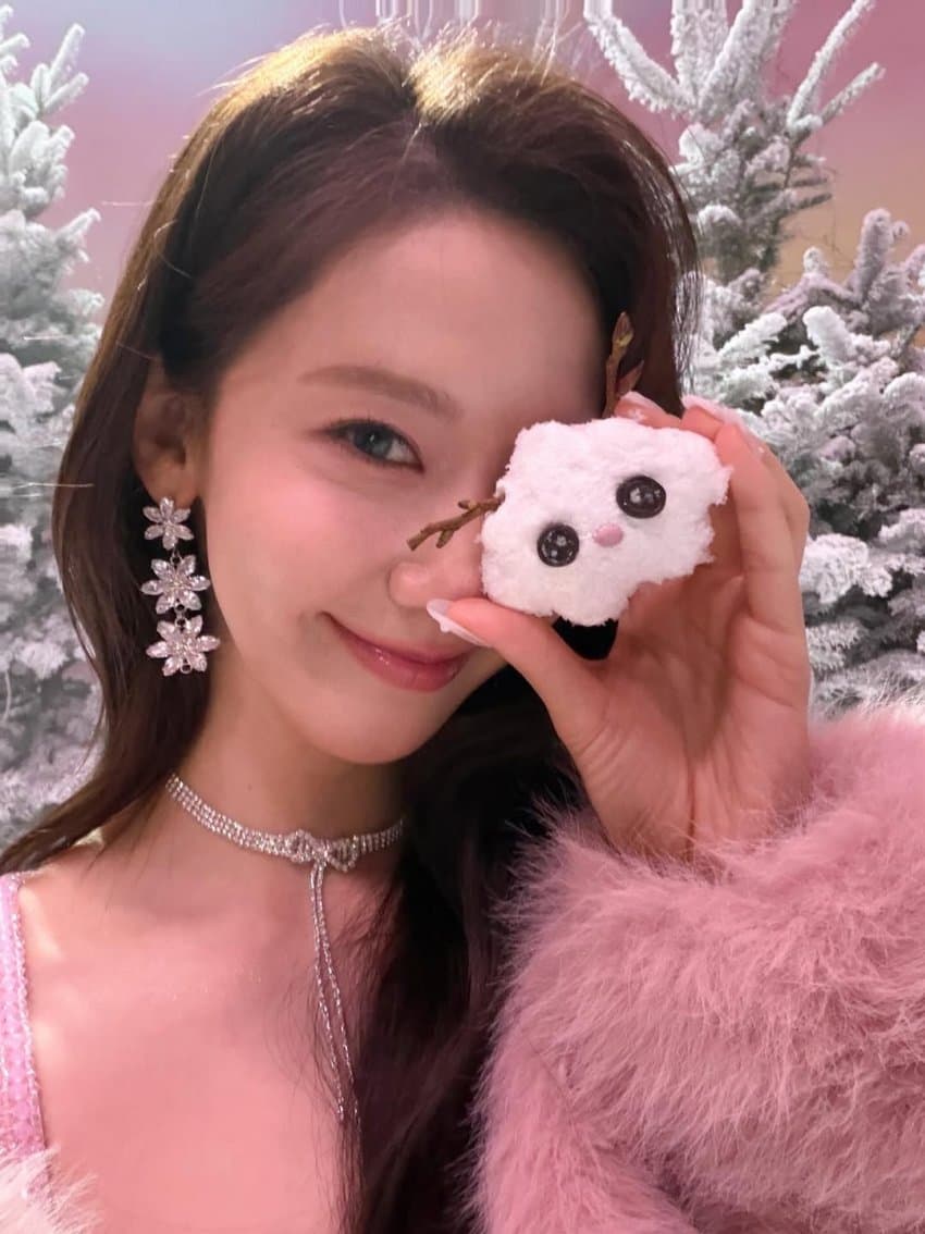 [잡담] 윤아 실물 개화려하다는거 이거 보니까 좀 알거같애 | 인스티즈