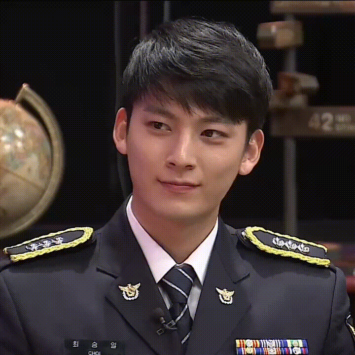 [잡담] 일반인 중에 ㄹㅇ 배우만큼 잘생겼음 | 인스티즈