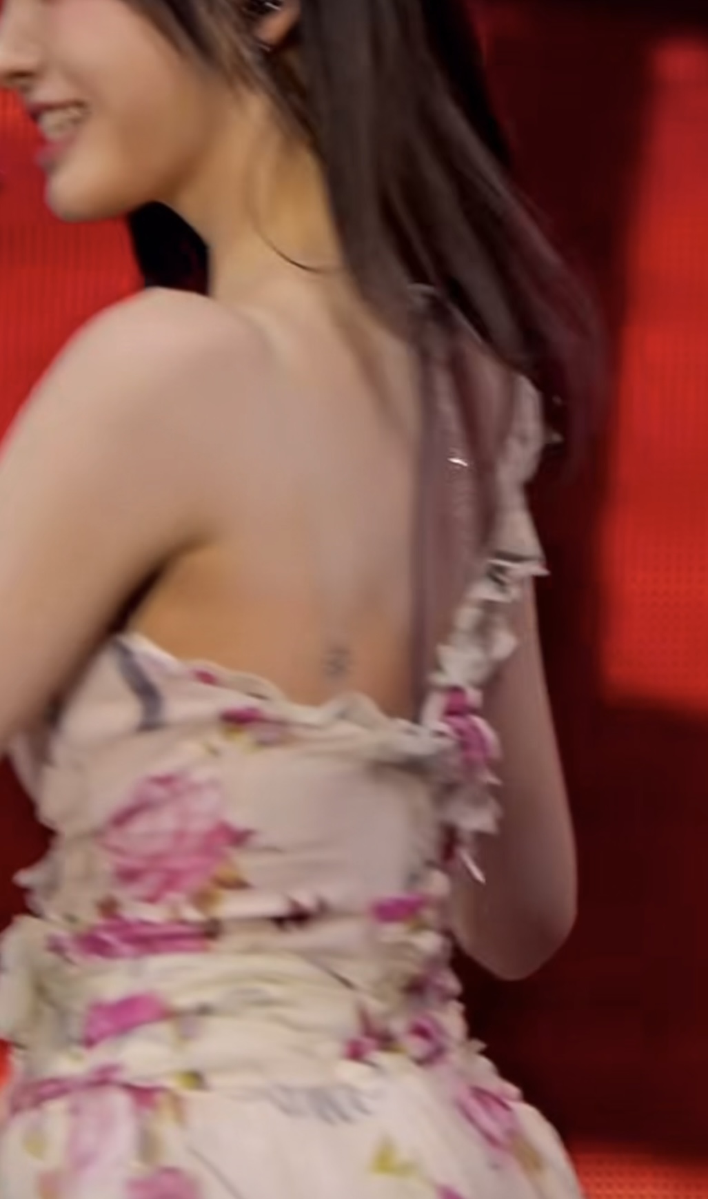 [잡담] 리즈 릴스보는데 톤업크림 엄청 바르는구나 | 인스티즈