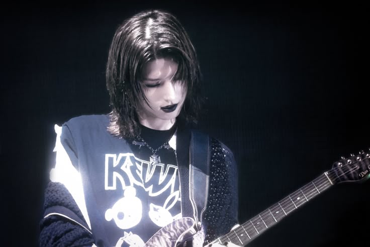 [잡담] 뭔가 한번 인식하게되니까 계속 신경쓰이는 재질인 아이돌 | 인스티즈