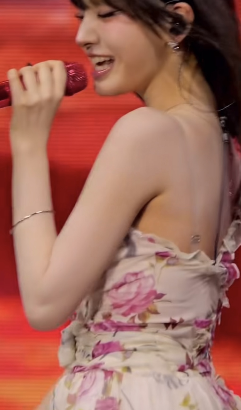 [잡담] 리즈 릴스보는데 톤업크림 엄청 바르는구나 | 인스티즈