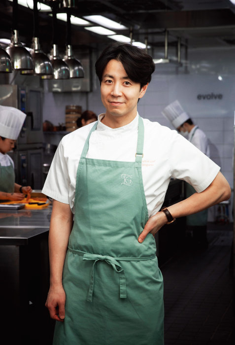 [잡담] 쿡가대표 손종원 보는데 지금이 더 세련되고 잘생겼어 | 인스티즈