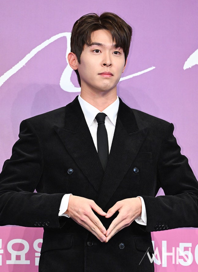 [잡담] 러브미) 제작발표회 포토타임 | 인스티즈