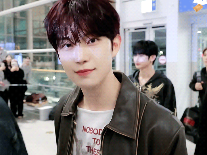 [잡담] 알디원 건우 마마출국날 예쁘긴했나봐 | 인스티즈