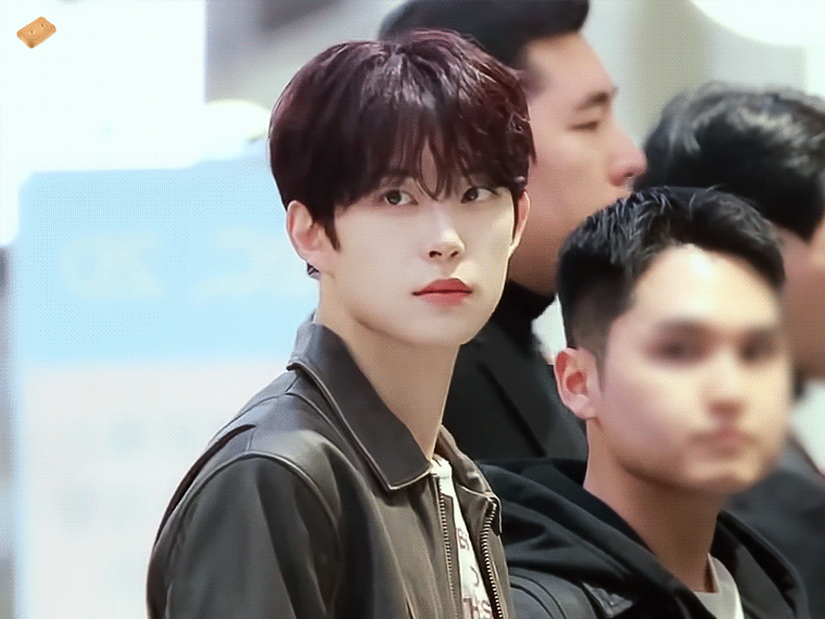 [잡담] 알디원 건우 마마출국날 예쁘긴했나봐 | 인스티즈