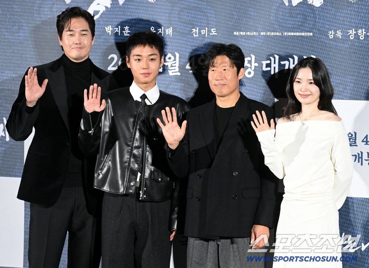 [잡담] 왕과 사는 남자) <왕과 사는 남자> 제작보고회 시작(유해진, 박지훈, 유지태, 전미도, 장항준) | 인스티즈