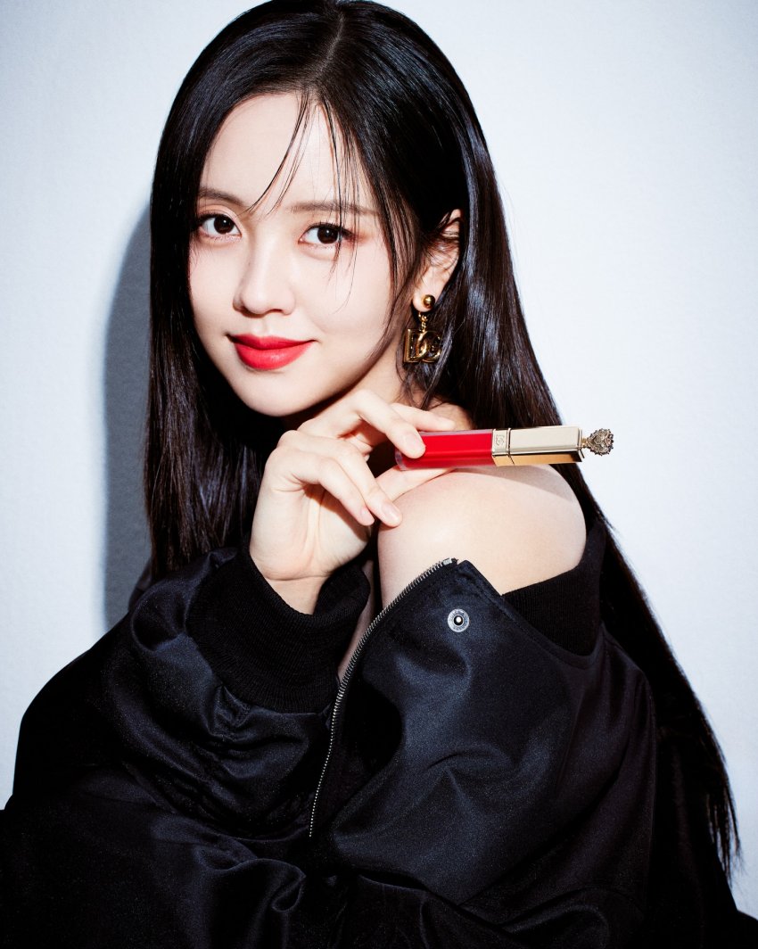 [잡담] 김소현 돌체 화보 떴는데 레드립 잘어울린다 | 인스티즈