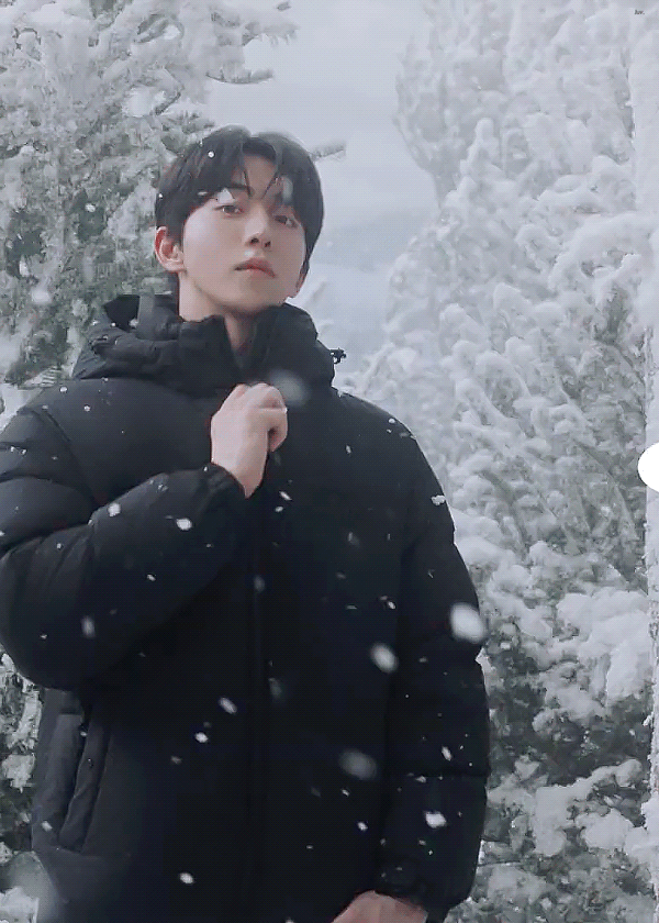 [잡담] 순캡말고 찐 남주혁 최근얼굴..........jpg | 인스티즈