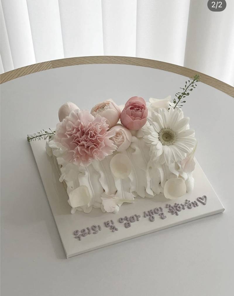 [잡담] 친구생일케이크좀 골라줘 | 인스티즈