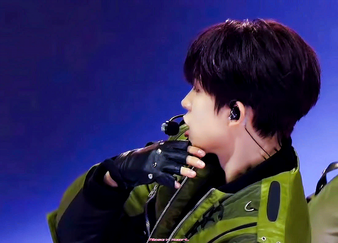 [잡담] 김건우 어제 멜뮤에서 ㄹㅈㄷ로 번듯하게 잘생겼는데 | 인스티즈