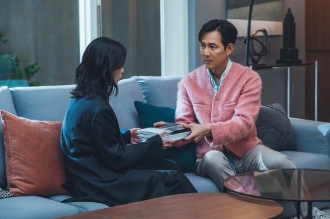 [정보/소식] 얄미운사랑) '얄미운 사랑' 이정재 '강필구' 대본으로 임지연 환심 사기 프로젝트 | 인스티즈