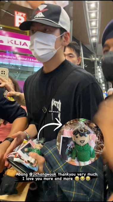 [잡담] 지창욱 팔찌선물 주려는 공항팬 대응 영상 이거 쩐다 | 인스티즈