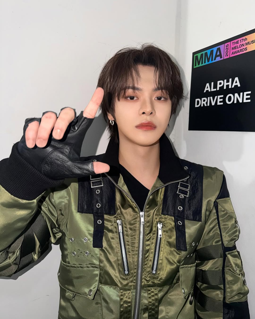 [잡담] 멜뮤 이리오 잘생기긴했다 | 인스티즈