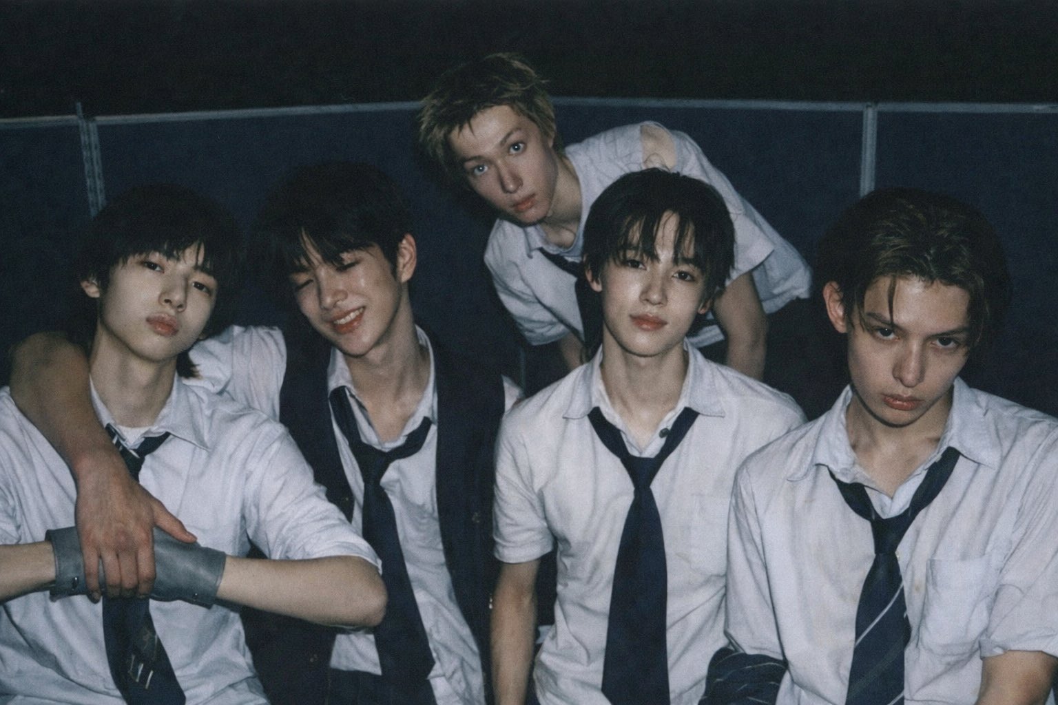 [잡담] 코르티스 아주 고능한 개미친 교복짤 주움 | 인스티즈