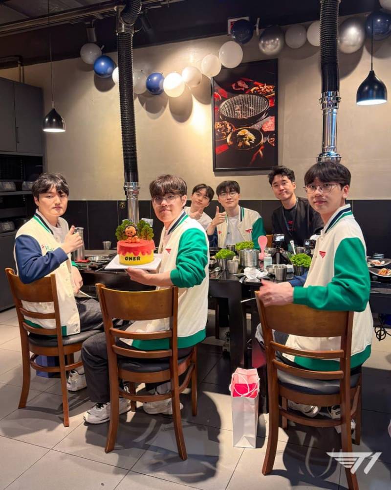 [잡담] 베트남에서 회식 사진 | 인스티즈