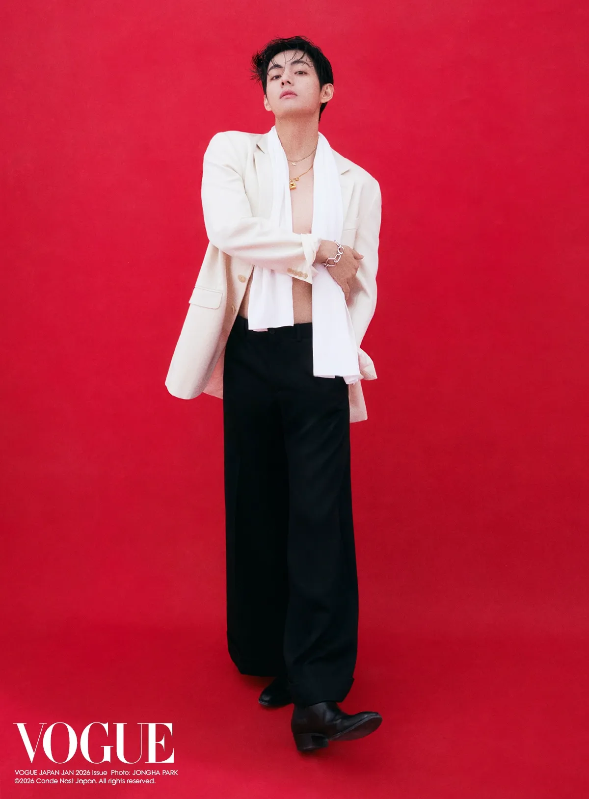 [잡담] 방금 공개된 방탄 뷔 <보그재팬> 2종 커버,화보 | 인스티즈