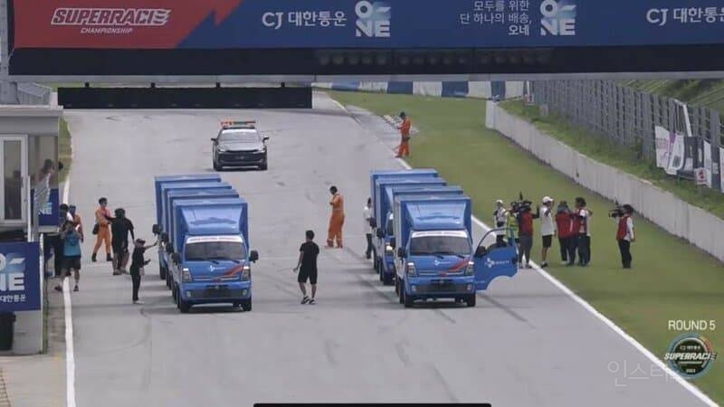 CJ 대한통운 오네 택배트럭 레이싱 개최 | 인스티즈