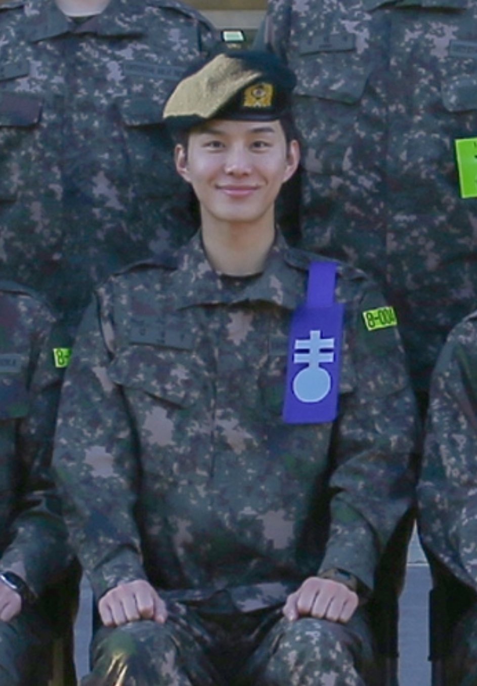 [잡담] 정우 군대가서 디게 빤딱빤딱해졌네 | 인스티즈