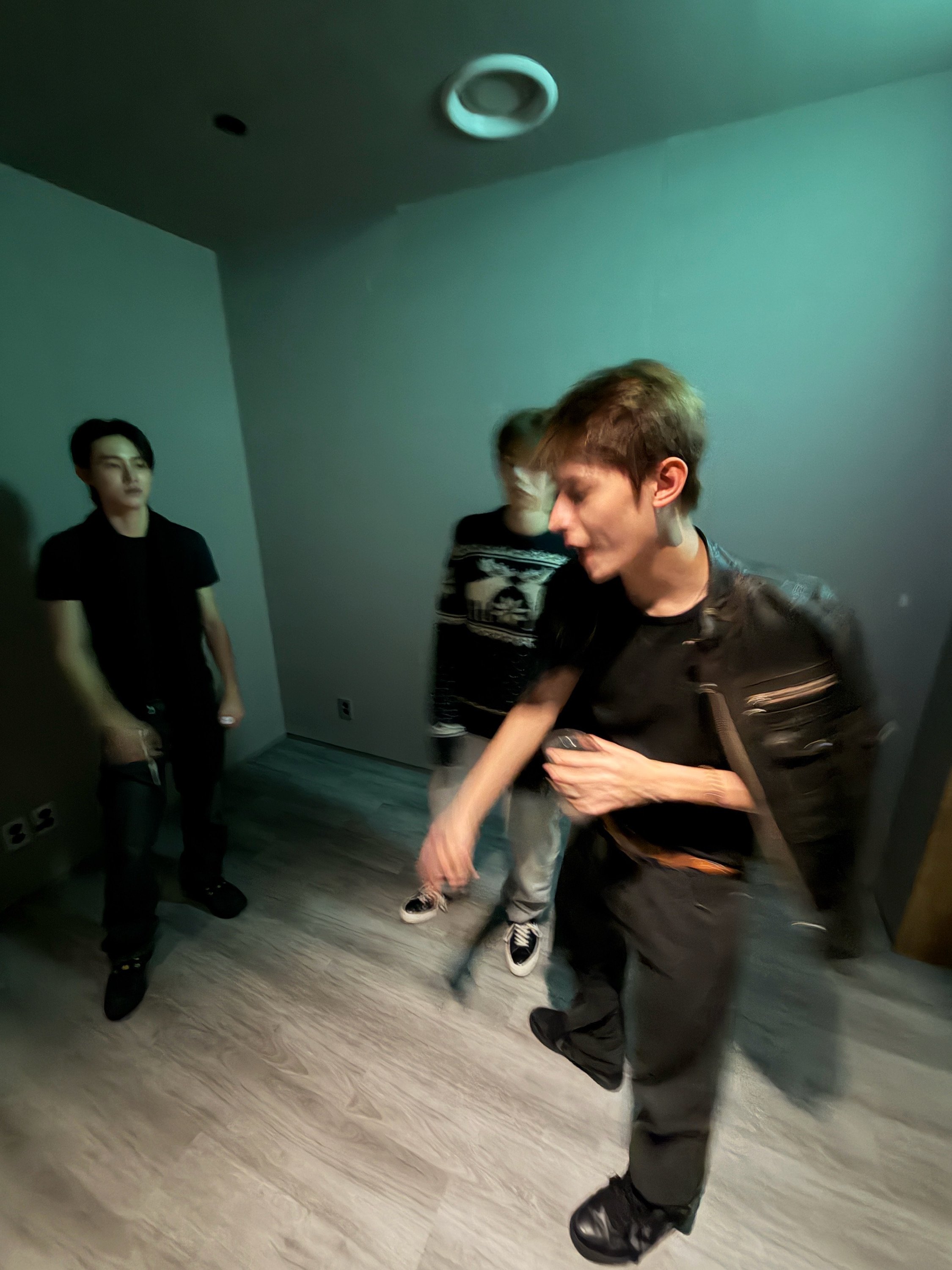 [잡담] 코르티스 건호 방금 위버스 사진 올려줬는데 | 인스티즈