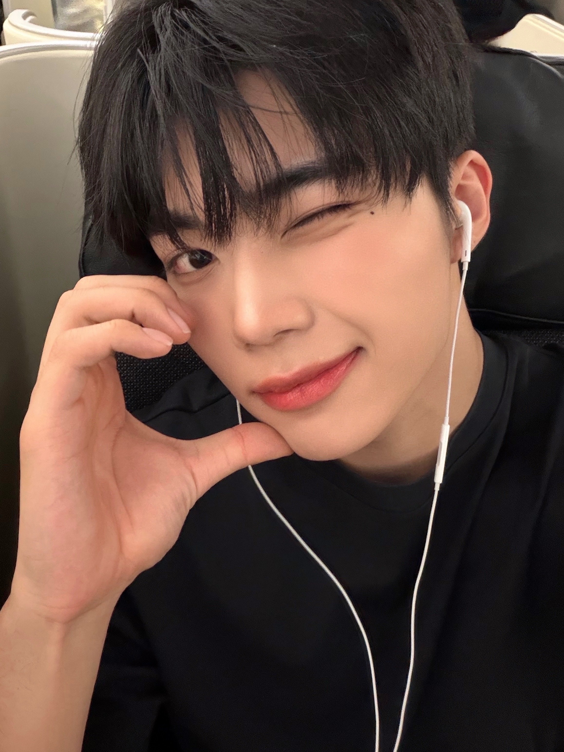 [잡담] 박건욱 진짜 좋은데 | 인스티즈