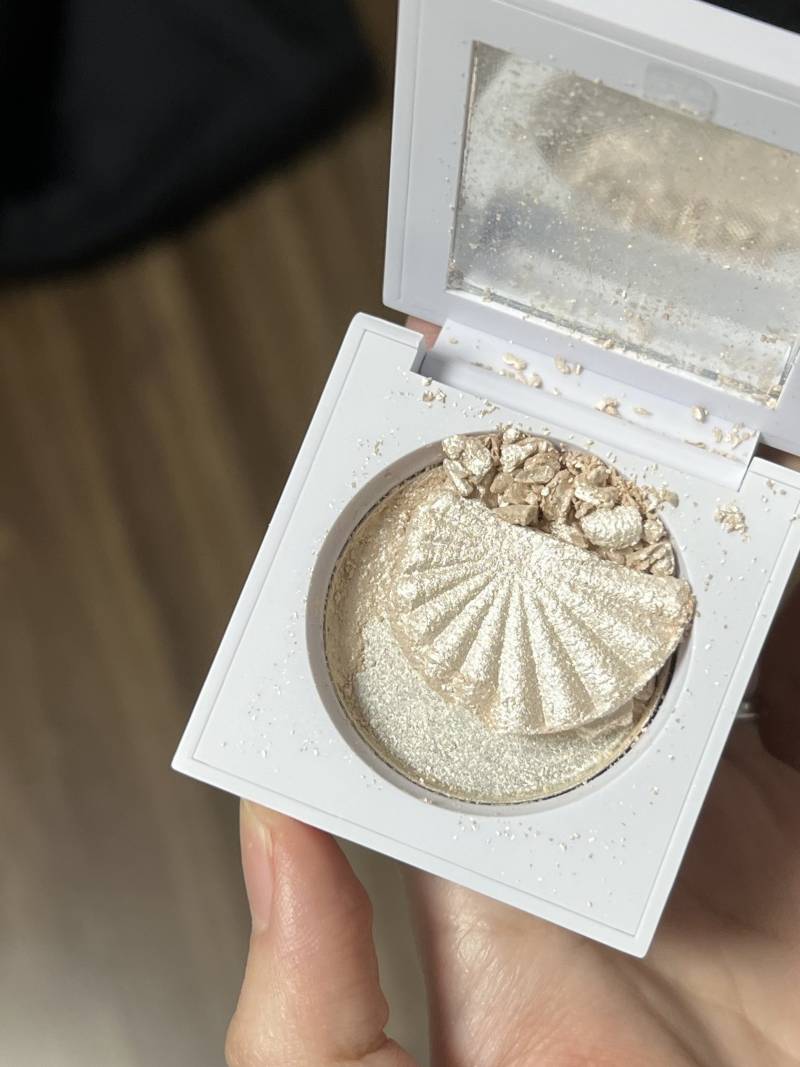 [잡담] 하 미쳤나바 올영에서 오프라 하이라이터 사왔는데 이렇게 되어있어 | 인스티즈