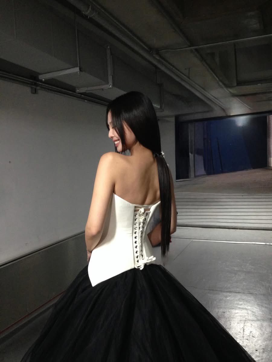 [잡담] 제니 인스타 게시물 업뎃 ㄹㅇ 예뻐 | 인스티즈