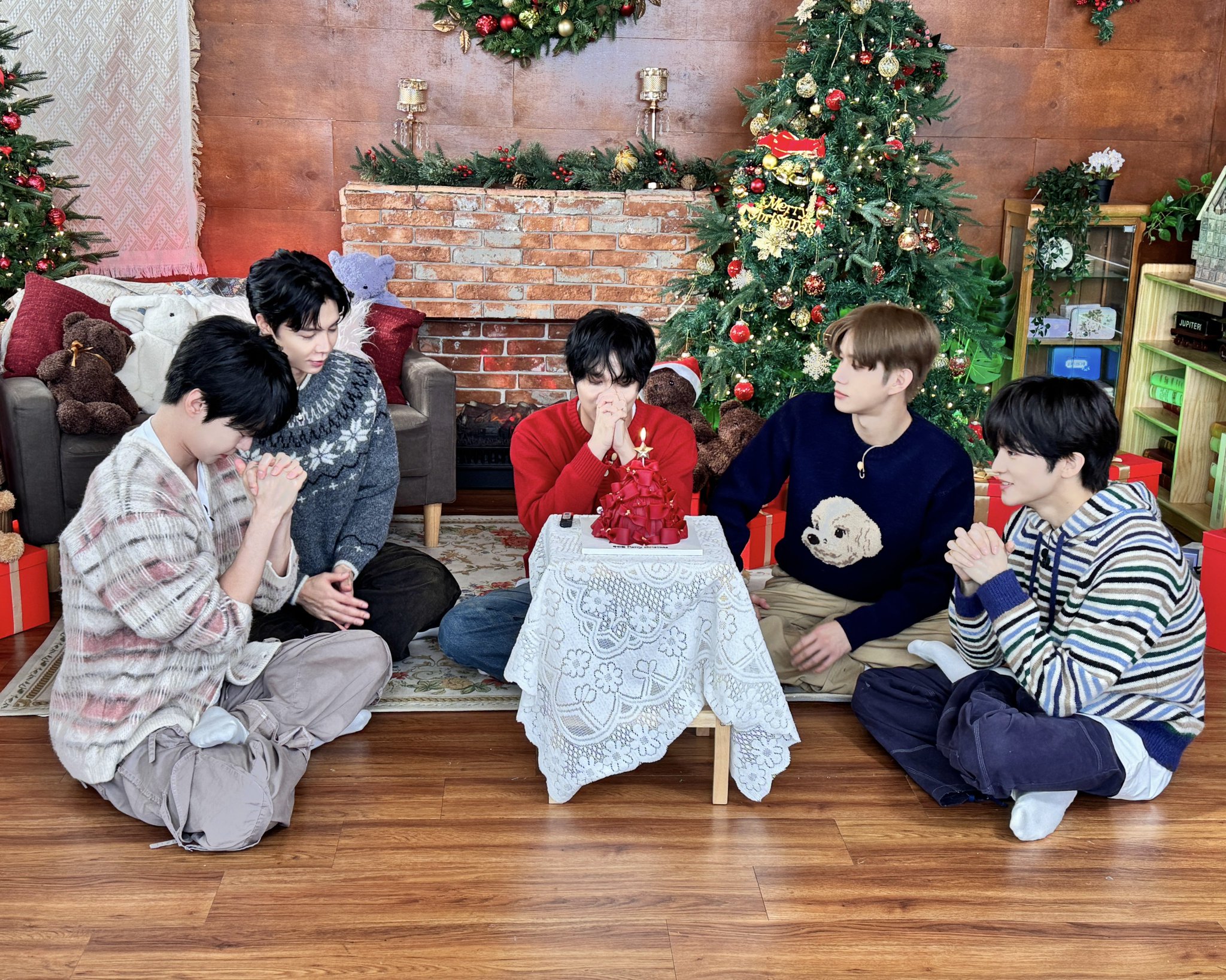 [잡담] 127 크리스마스 너무 예뿌다 🥹 | 인스티즈