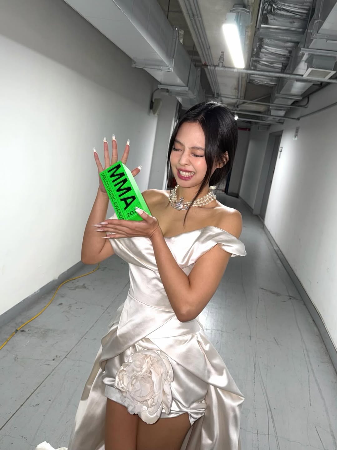 [잡담] 제니 인스타 게시물 업뎃 ㄹㅇ 예뻐 | 인스티즈