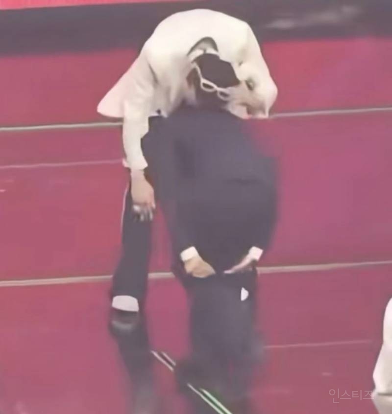 인사의 중요성을 일깨우는 한 연예인 목격담.jpg | 인스티즈