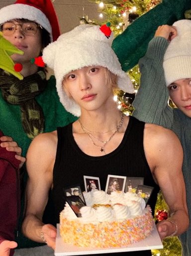 [잡담] 곰돌이 원빈이 갭차이 너무 심한거 아니냐..? 🥵 | 인스티즈