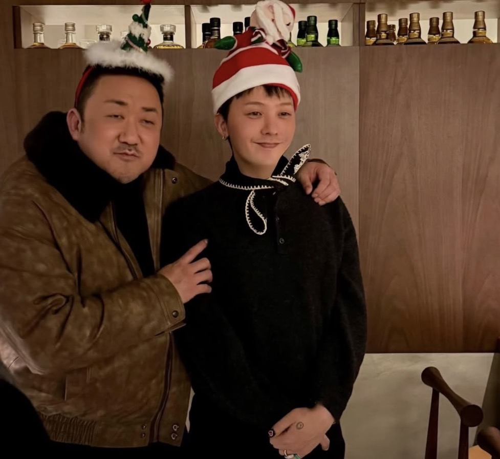 [잡담] 지디 크리스마스 패션 갓벽하다 | 인스티즈