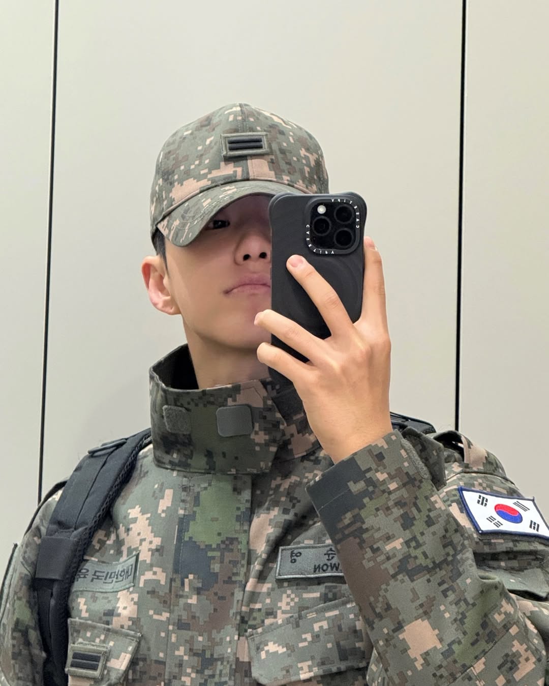 [잡담] 군복 거울 셀카 이거 좋은거네… | 인스티즈