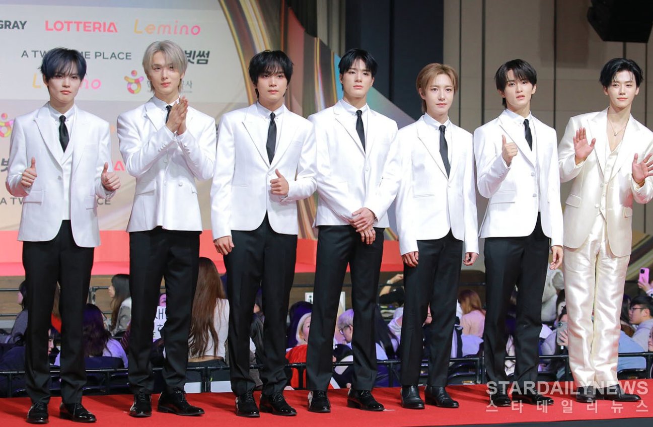 [잡담] 근데 왜 재민만 코디가 달라? | 인스티즈